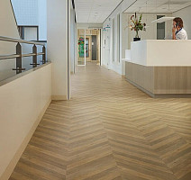 Forbo SureStep Wood 18072 classic herringbone фото 2 | FLOORDEALER
